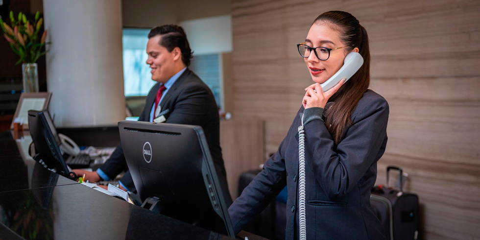 Vestuário para Funcionários de Hotelaria | Saiba como Uniformizar a Equipe